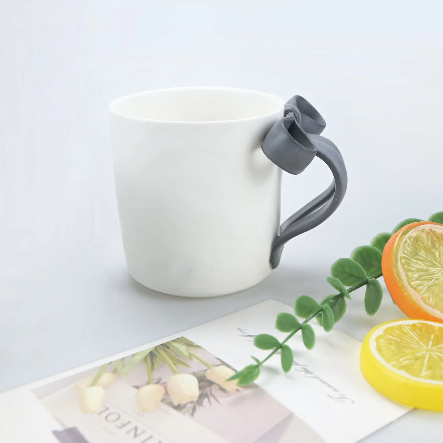 1pc Bow Shaped Mug, Pink Three-Dimensional Bow Shaped Coffee Cup, High Aesthetic Value, Design Sense